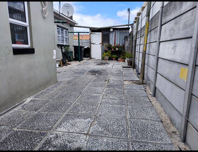 3 BEDROOM FREESTANDING FOR SALE IN LAVENDER HILL